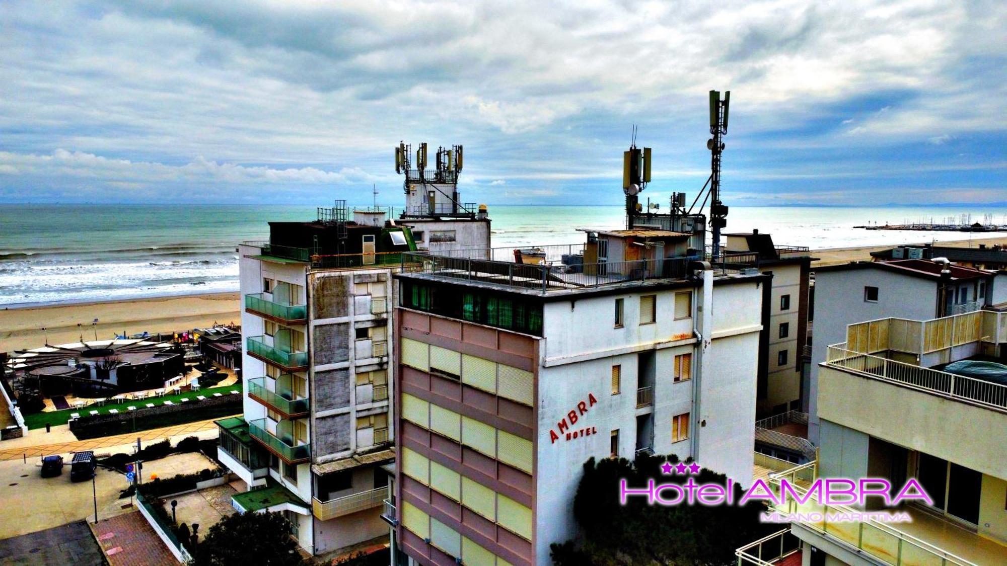 Hotel Ambra Милано Мартима Екстериор снимка