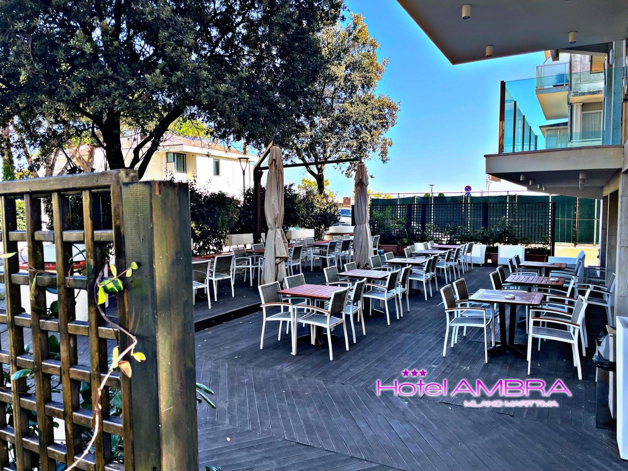 Hotel Ambra Милано Мартима Екстериор снимка