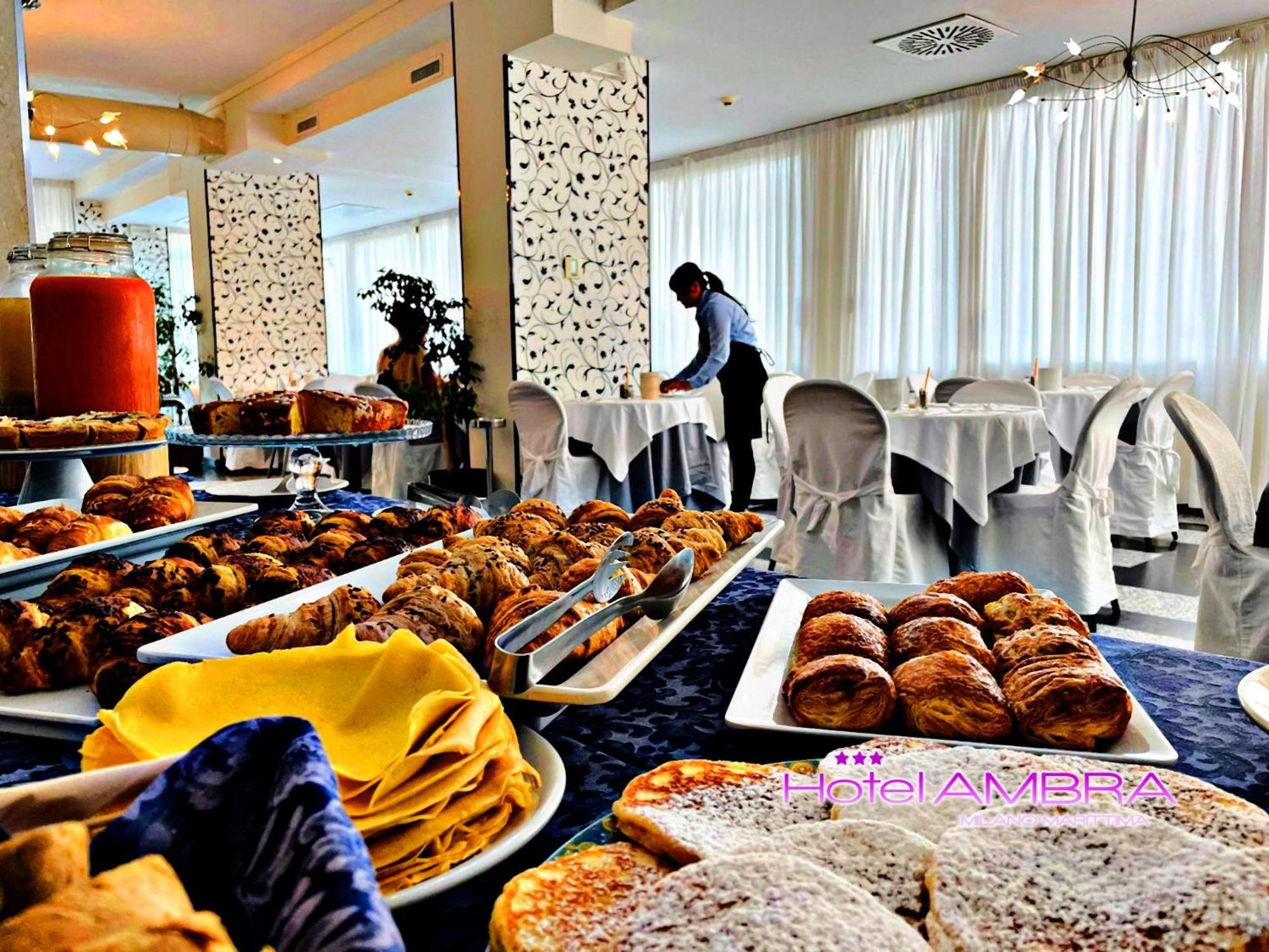 Hotel Ambra Милано Мартима Екстериор снимка