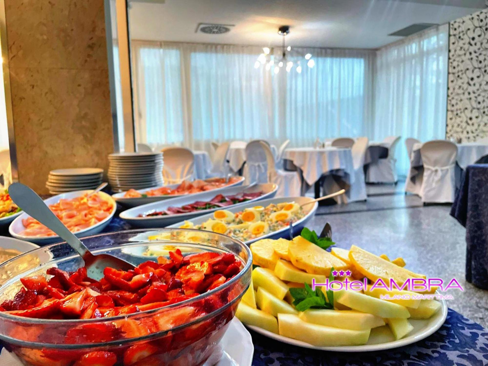 Hotel Ambra Милано Мартима Екстериор снимка