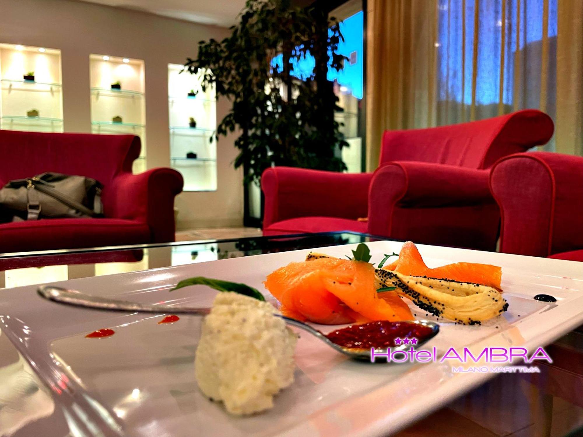 Hotel Ambra Милано Мартима Екстериор снимка