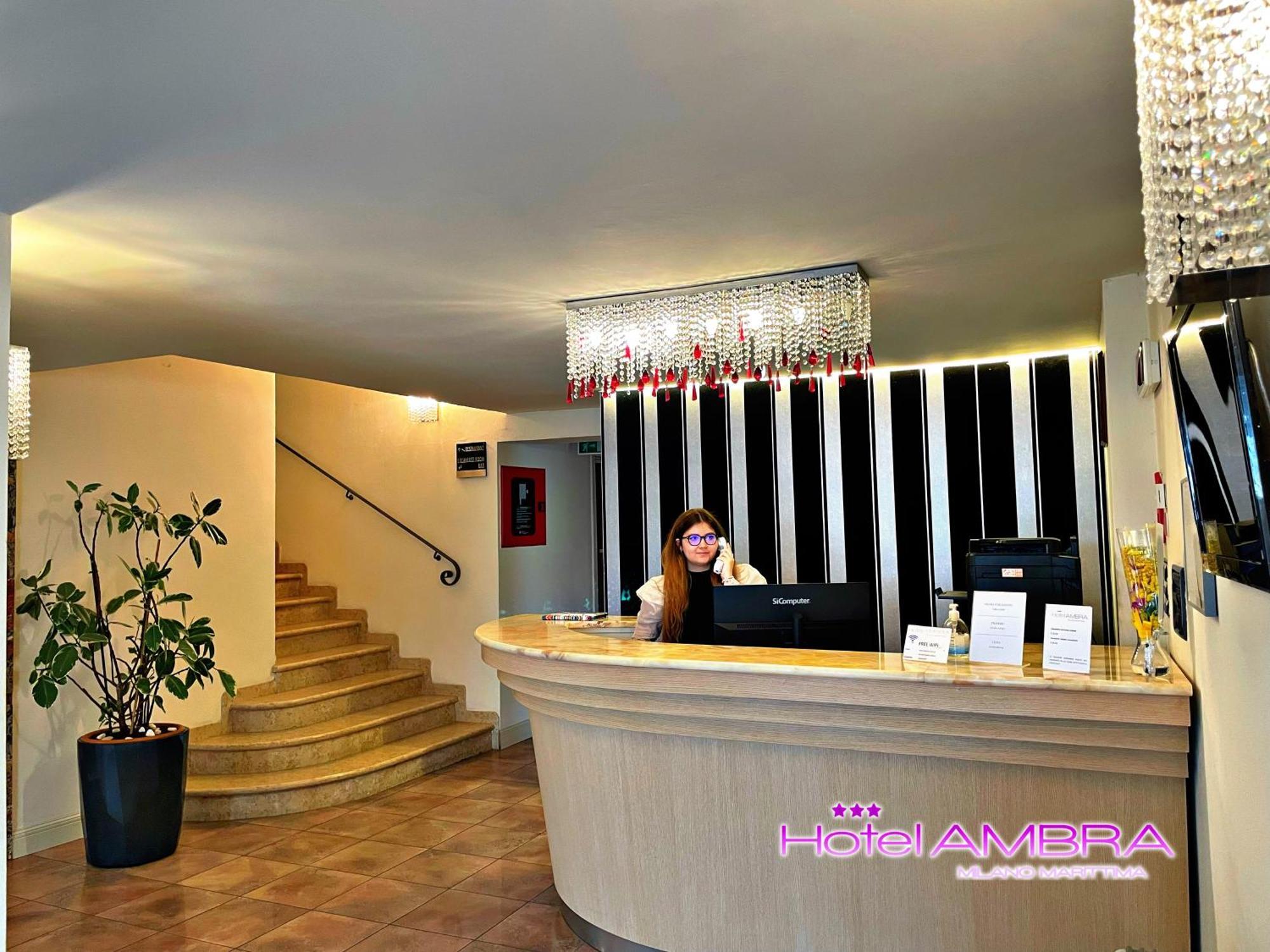 Hotel Ambra Милано Мартима Екстериор снимка