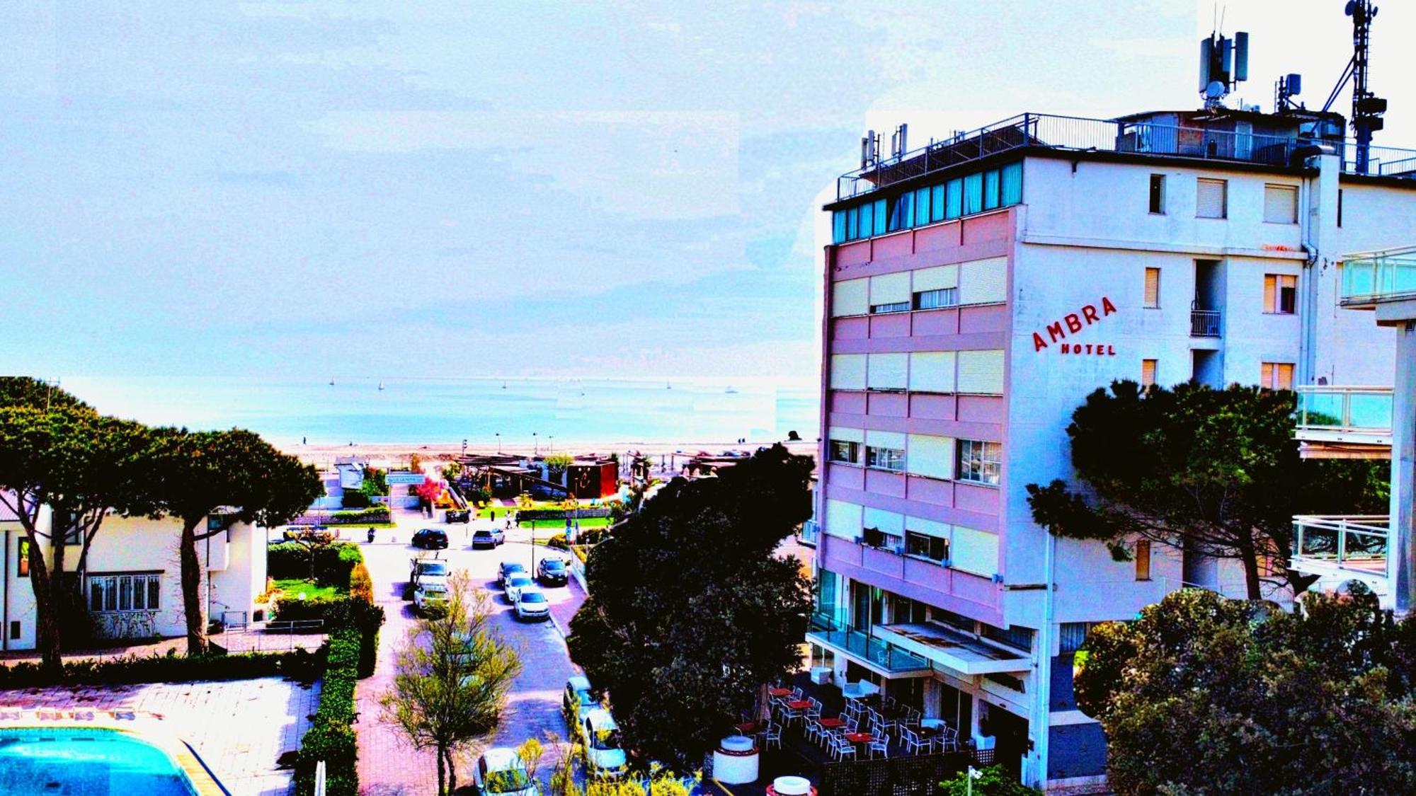 Hotel Ambra Милано Мартима Екстериор снимка